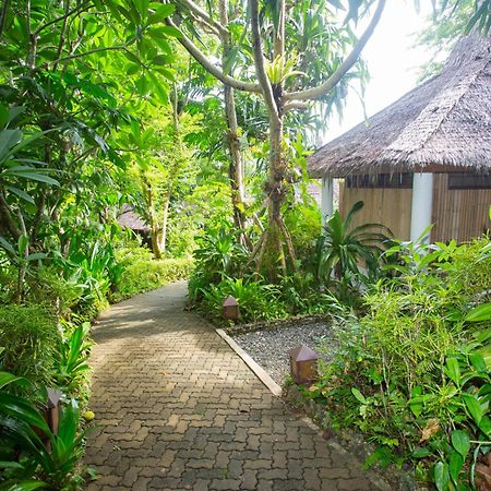Mandala Spa & Resort Villas Manoc-Manoc Exteriör bild