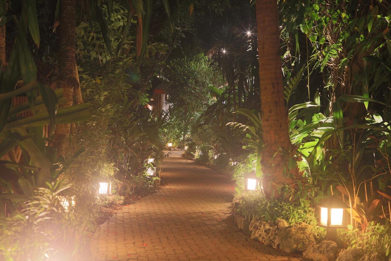 Mandala Spa & Resort Villas Manoc-Manoc Exteriör bild