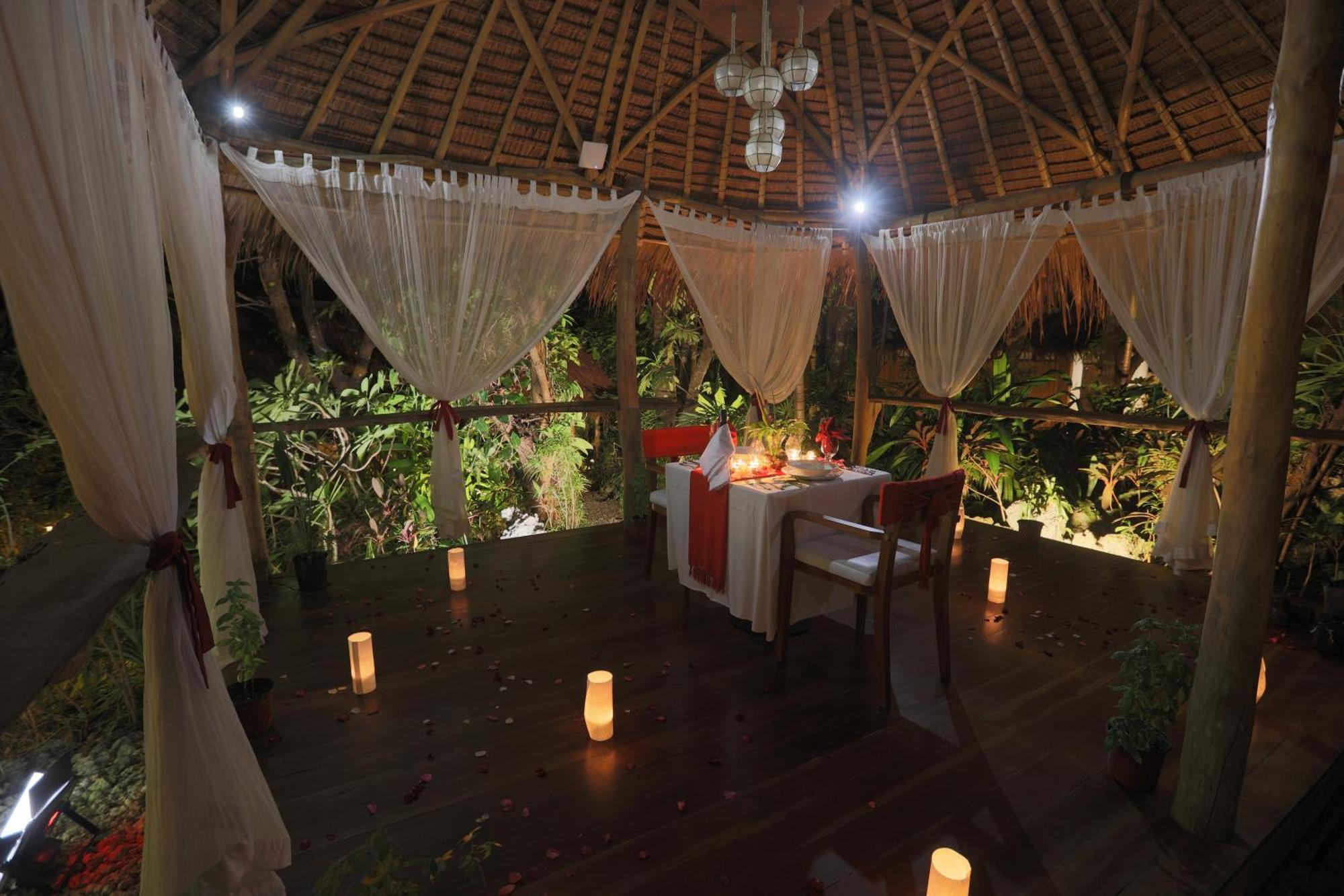 Mandala Spa & Resort Villas Manoc-Manoc Exteriör bild