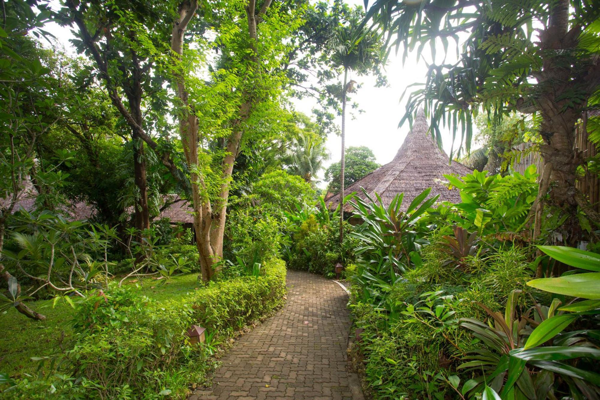 Mandala Spa & Resort Villas Manoc-Manoc Exteriör bild