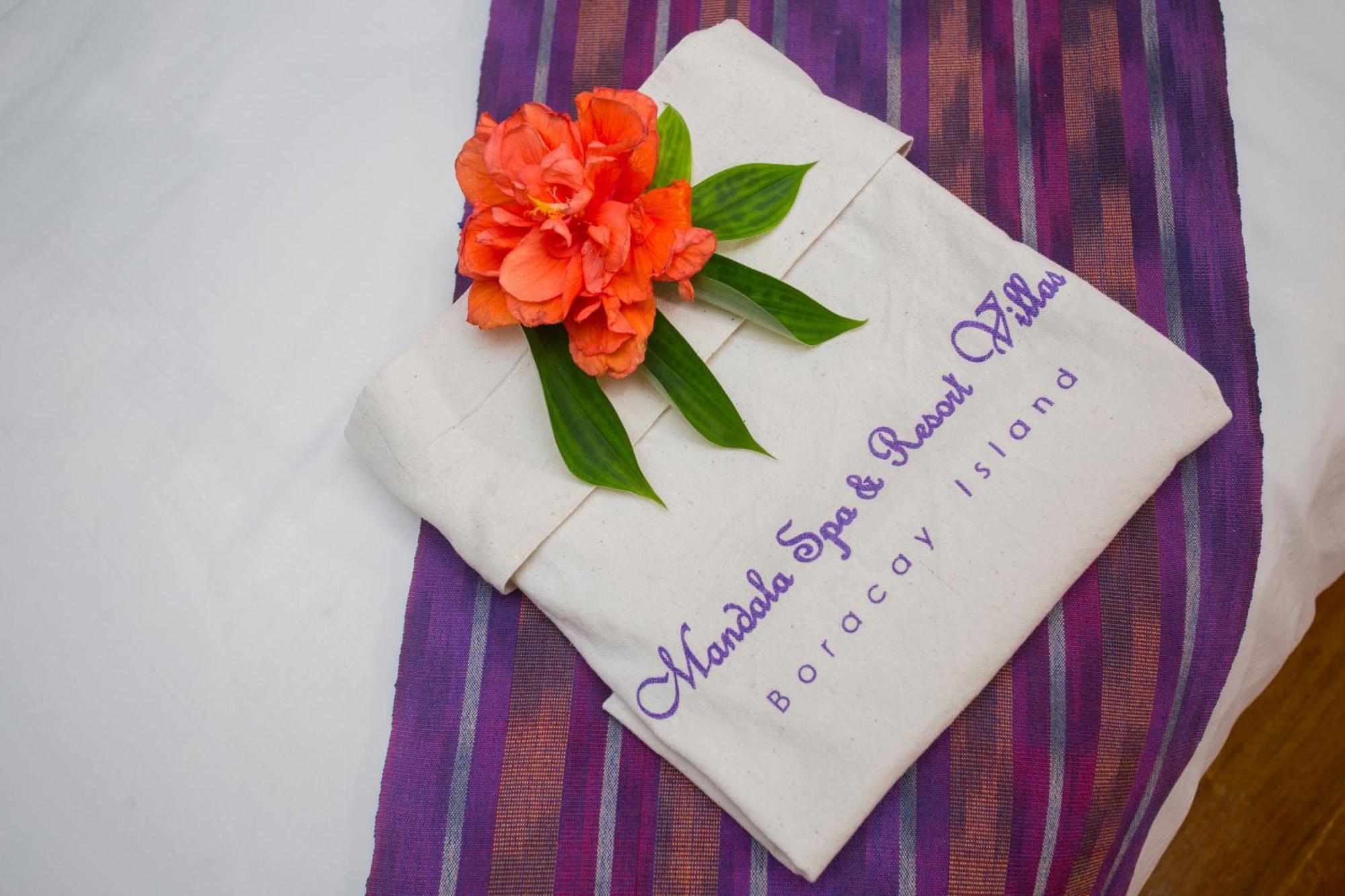 Mandala Spa & Resort Villas Manoc-Manoc Exteriör bild