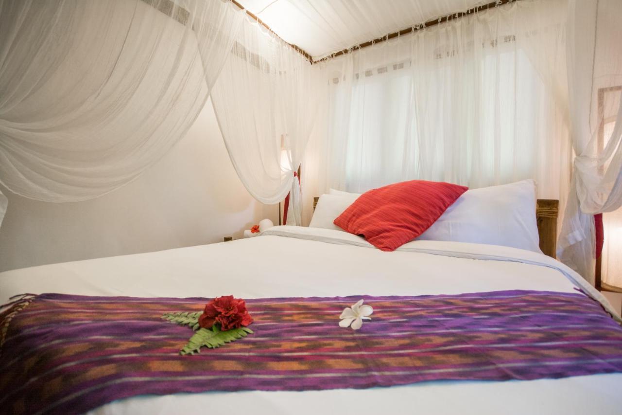 Mandala Spa & Resort Villas Manoc-Manoc Exteriör bild